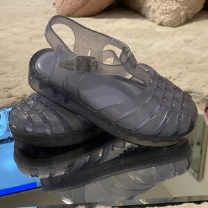Kids Glitter Jelly Sandals in Smoke Gray